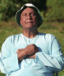 sri-chinmoy-manos-corazon.jpg